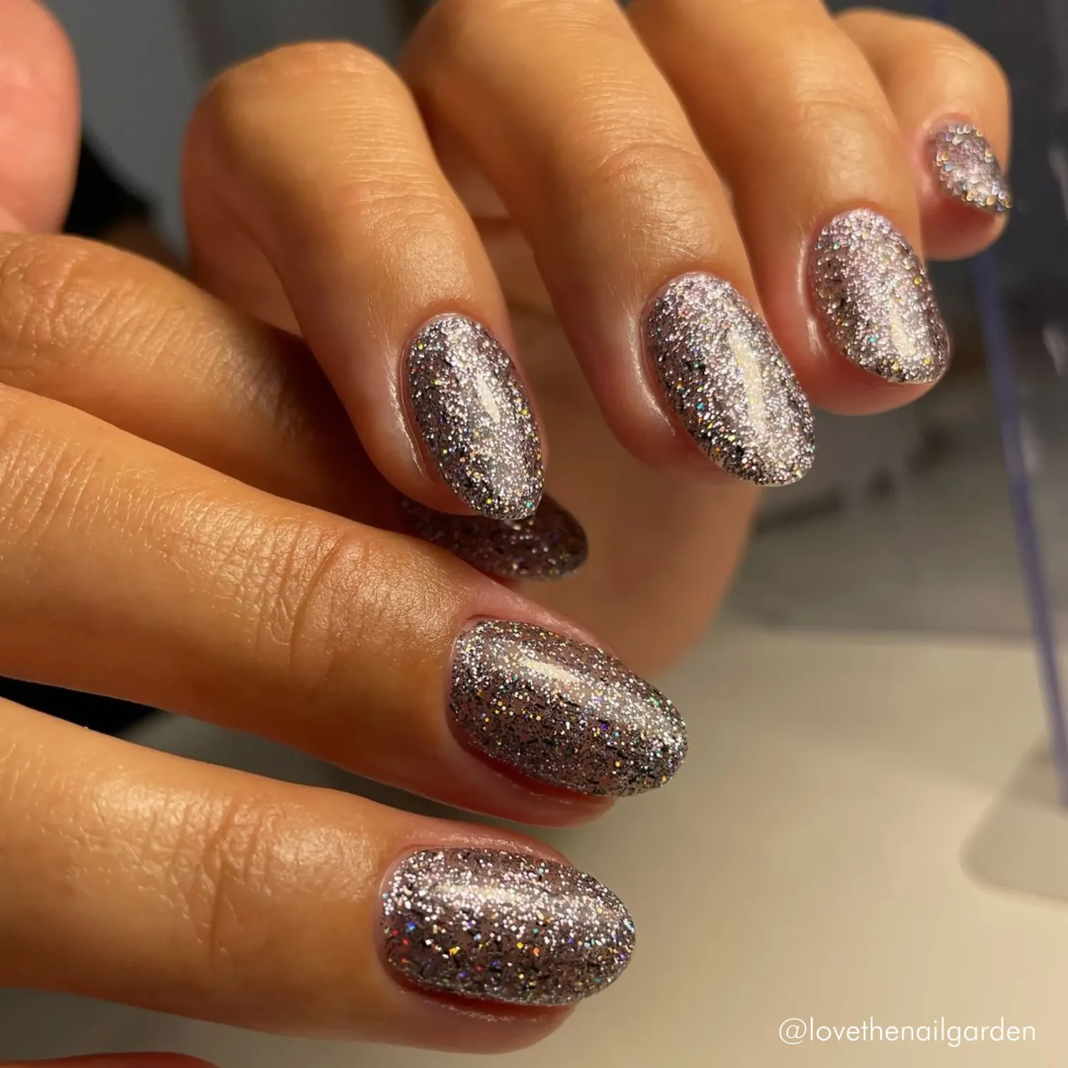 BioSculpture Gel No. 233 Flirty 4,5 g fialový třpytivý gel
